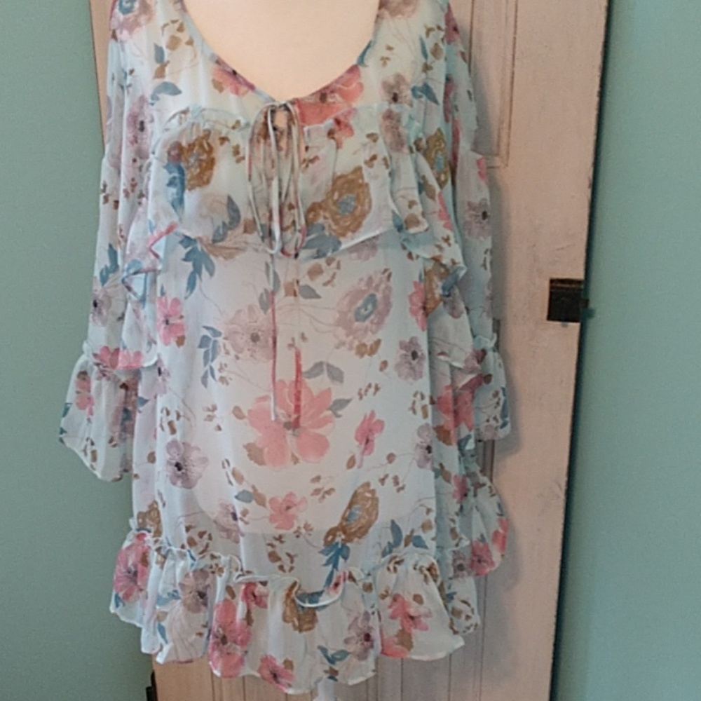 Floral Ruffle top Medium